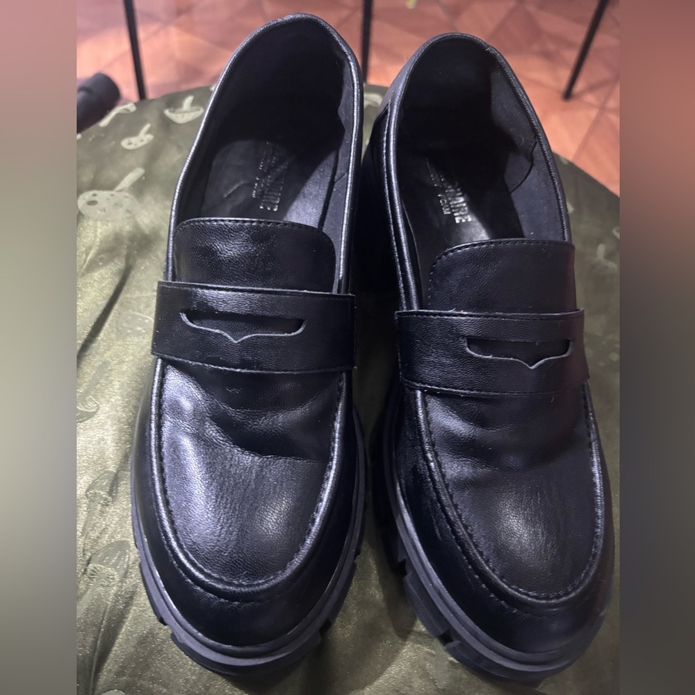 Black Women’s Penny Loafers Slip-On  2 in heel - Cushionaire Y2K preppy Clueless